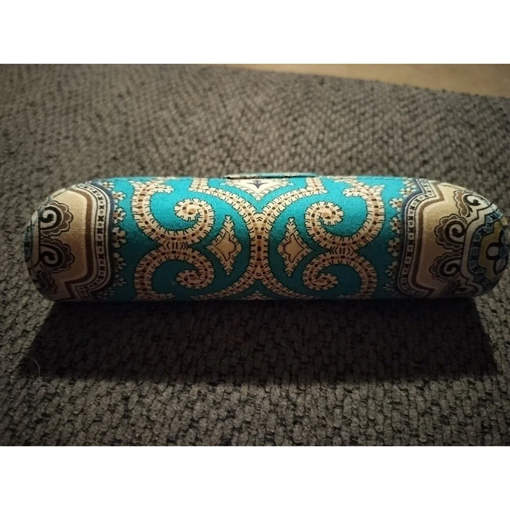 Vera Bradley Eye glass Blue Paisley Hard Case Magnetic Close Totally Turquoise